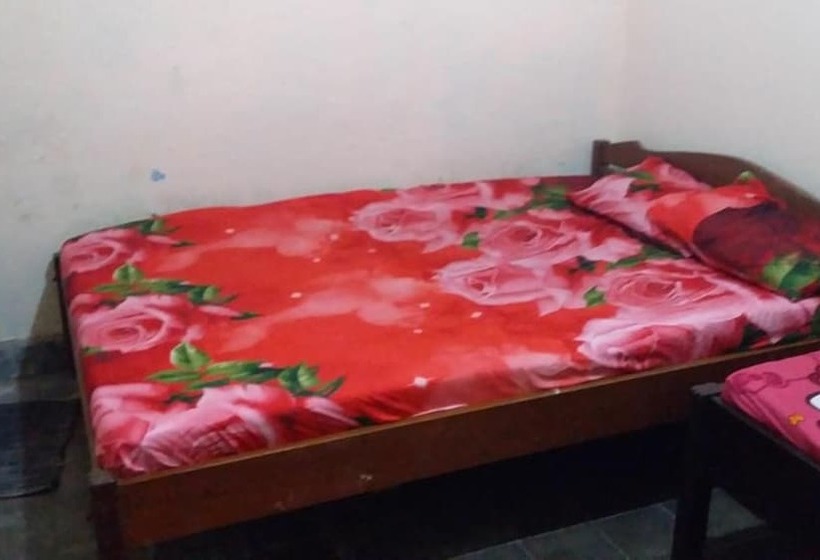 پانسیون Losmen 2000 Tiga