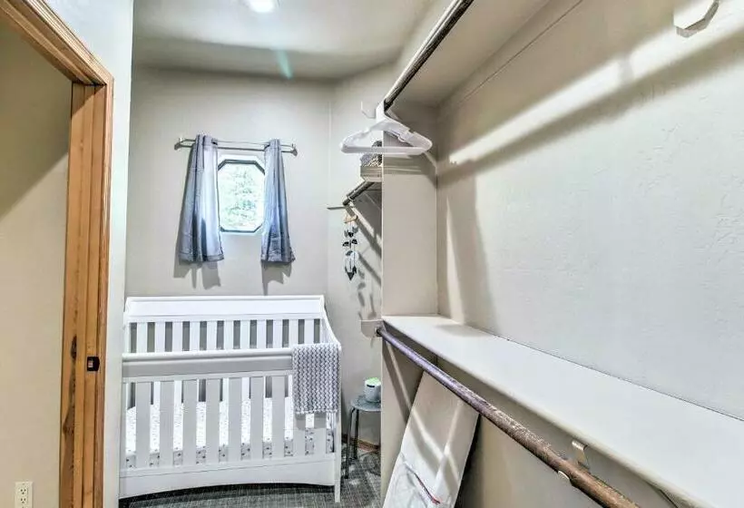 Hot Tub And Game Room All Season Pinetop Cabin