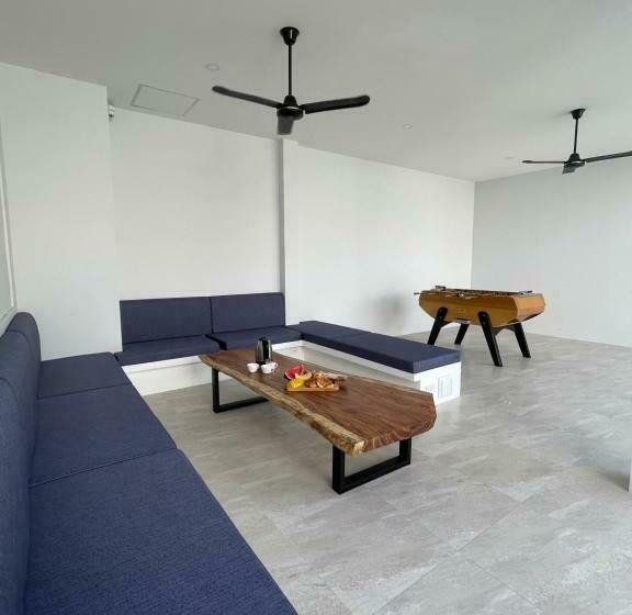 Villa 7 Chambres à Quelques Pas De La Plage !