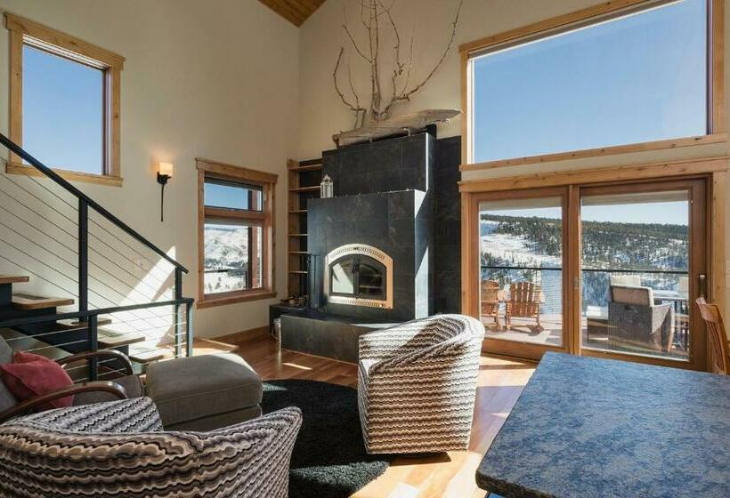 1234 Skyline Bayfield