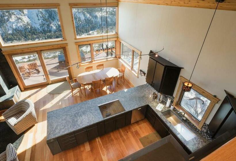 1234 Skyline Bayfield