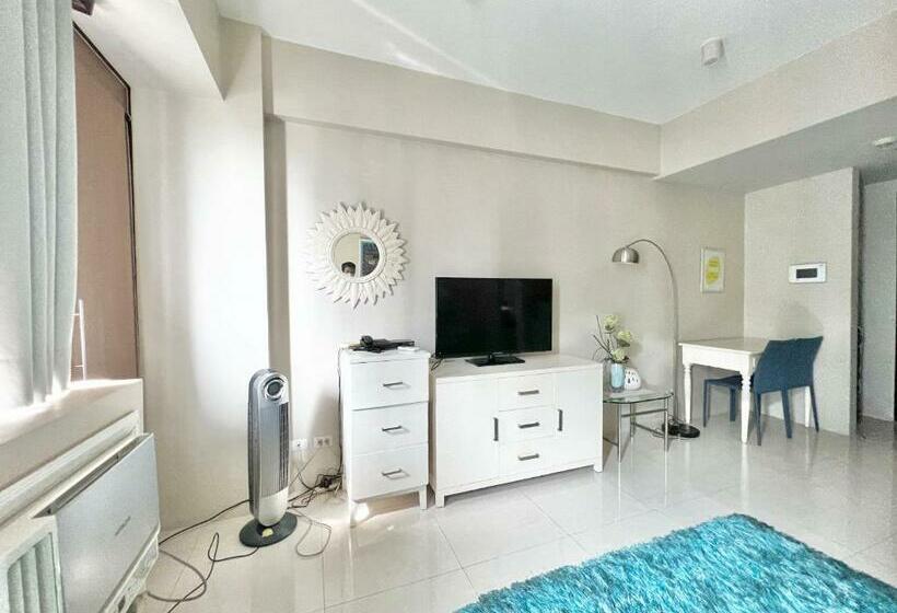 Condo Across Manila Airport Near Resorts World With Wifi