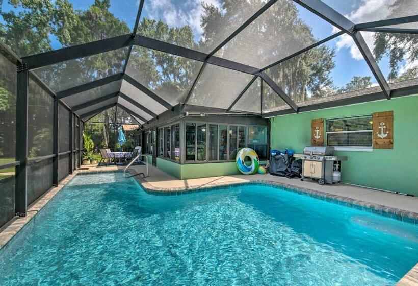 Crystal Water Escape With Private Outdoor Oasis