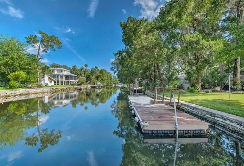 Crystal Water Escape With Private Outdoor Oasis