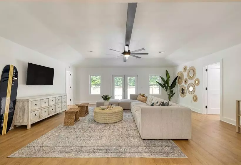 Lumie By Avantstay 5br Ranch W Firepit Patio