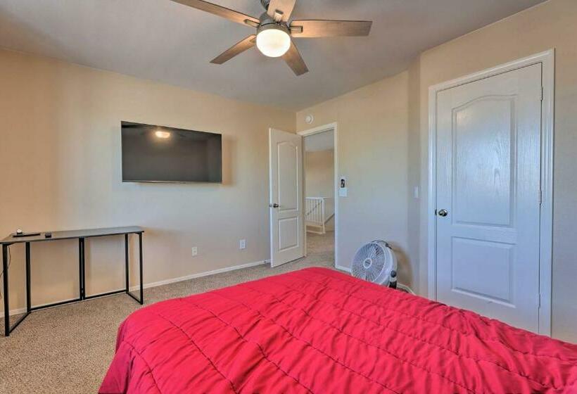 Luxe Gilbert Retreat With Private Pool And Game Room!