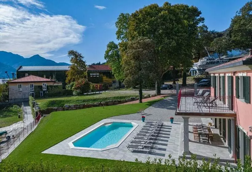 Villa L Angelo Del Lario