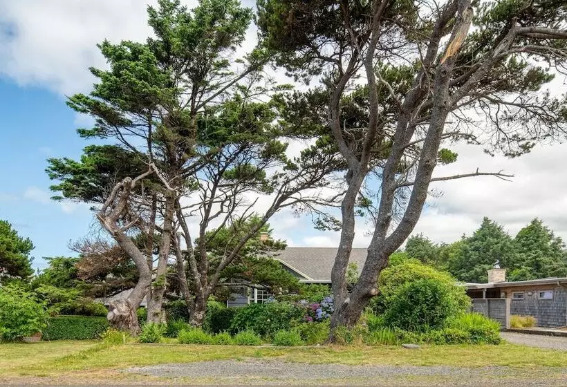 Beach Pines Bungalow By Avantstay Classic Cottage Steps To The Beach W Private Yard