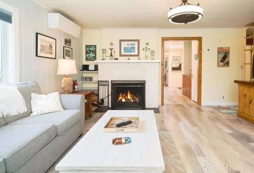 Beach Pines Bungalow By Avantstay Classic Cottage Steps To The Beach W Private Yard