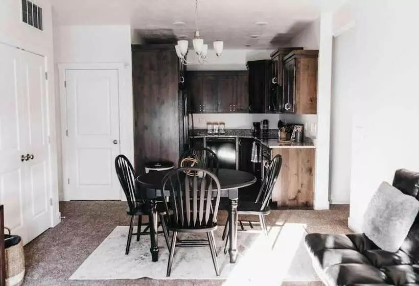 Beautiful New 3 Br 2ba Townhome No Stairs