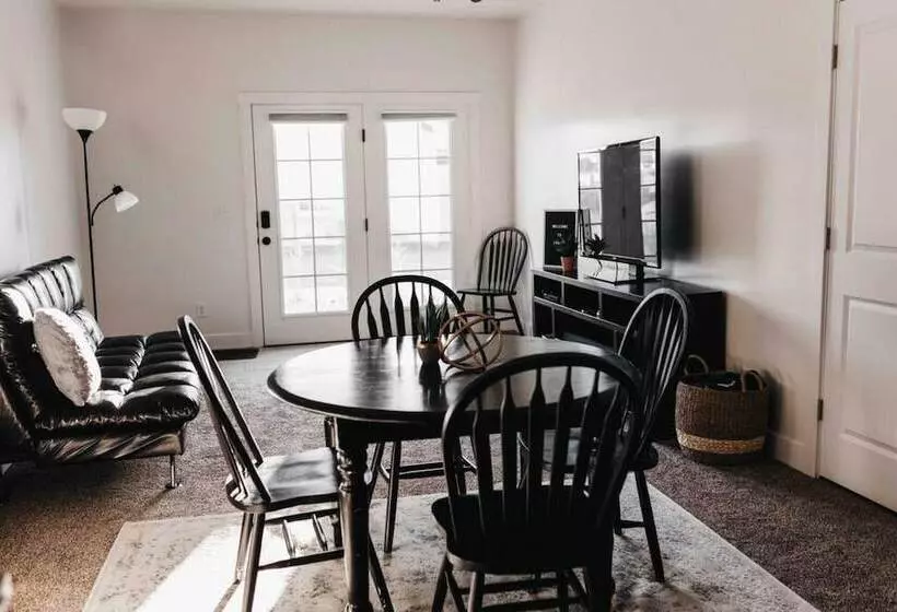Beautiful New 3 Br 2ba Townhome No Stairs