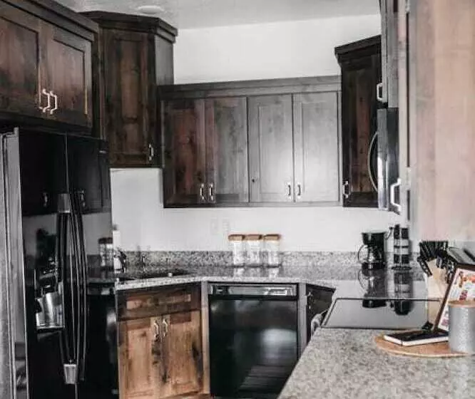 Beautiful New 3 Br 2ba Townhome No Stairs