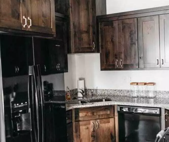 Beautiful New 3 Br 2ba Townhome No Stairs