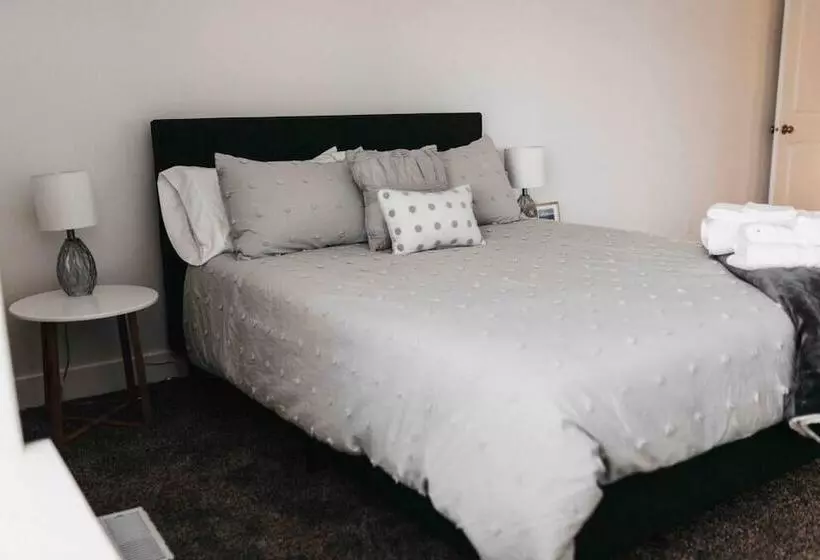 Beautiful New 3 Br 2ba Townhome No Stairs
