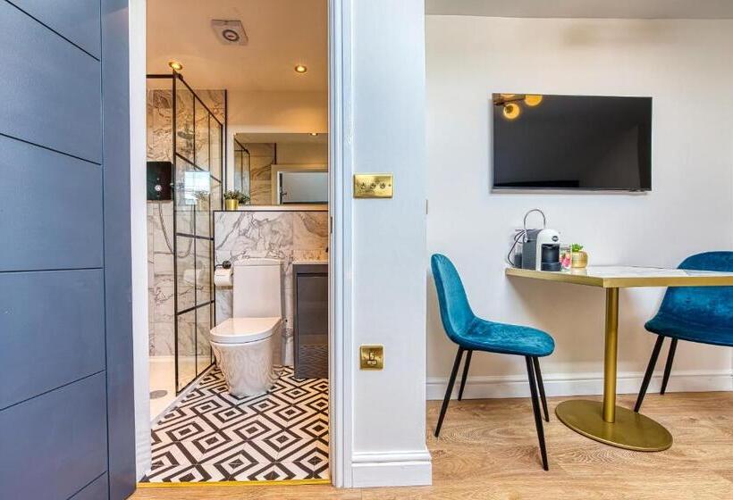 Haworth Heights   An Amazing Aparthotel!