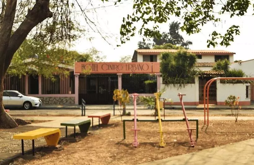 هتل Centro Urbano