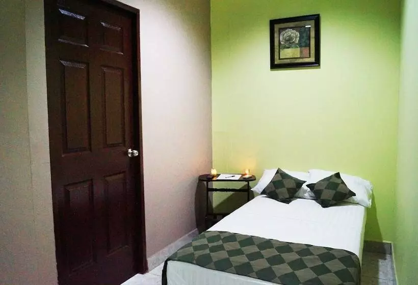 هتل Centro Urbano