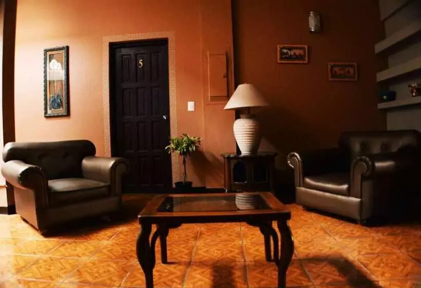 هتل Centro Urbano