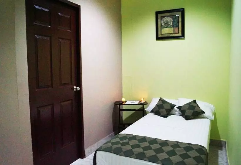 هتل Centro Urbano