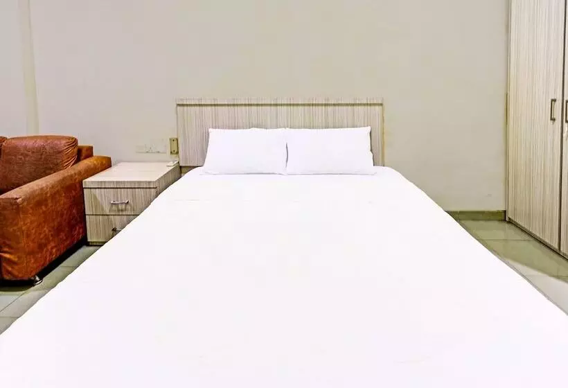 ホテル Collection O 91484 Lai Lai Apartment