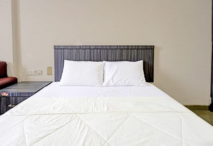 فندق Collection O 91484 Lai Lai Apartment