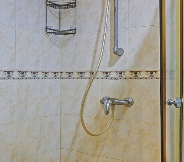 فندق Collection O 91484 Lai Lai Apartment