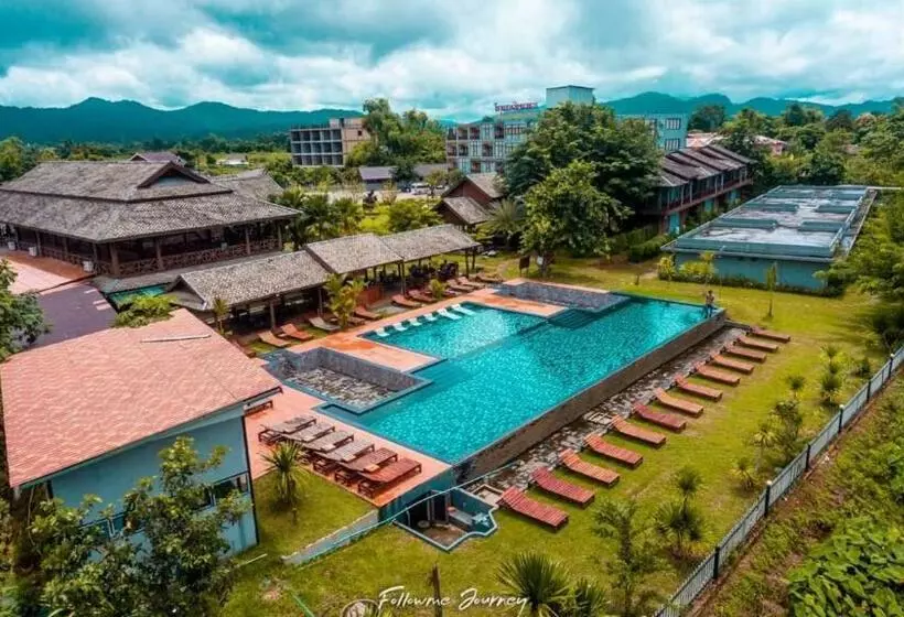 Lisha Grandhotel Vangvieng