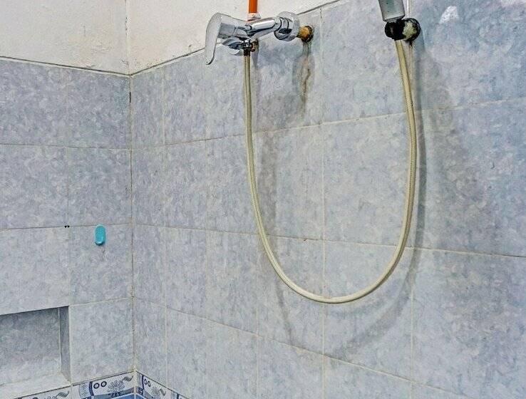 فندق J&b Rooms Tomang Jakarta Mitra Reddoorz