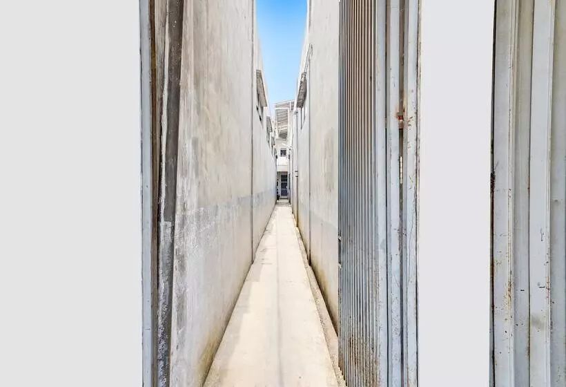 Hotelli Spot On 91546 Dewi Sudirman Homestay