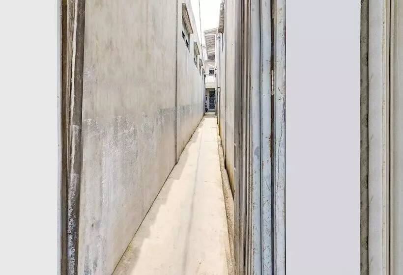 Hotelli Spot On 91546 Dewi Sudirman Homestay