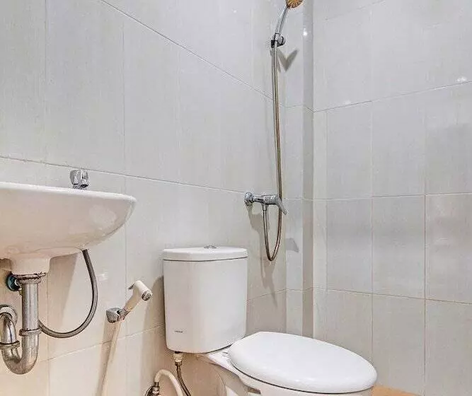 Hotelli Spot On 91546 Dewi Sudirman Homestay