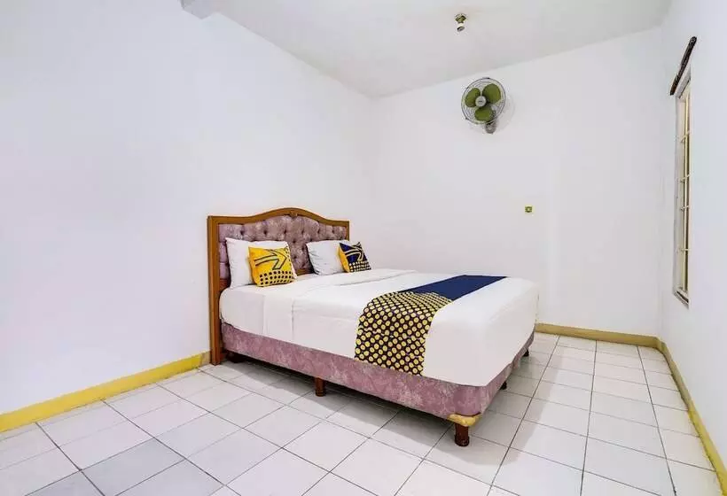 Hotelli Spot On 91546 Dewi Sudirman Homestay