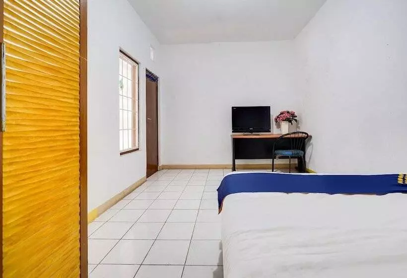 Hotelli Spot On 91546 Dewi Sudirman Homestay