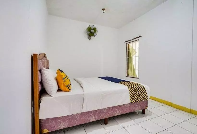 Hotelli Spot On 91546 Dewi Sudirman Homestay