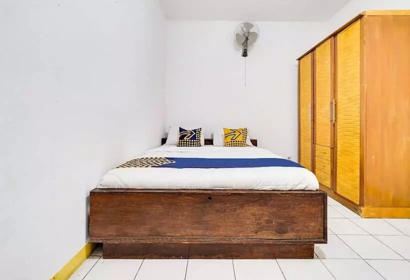 Hotelli Spot On 91546 Dewi Sudirman Homestay