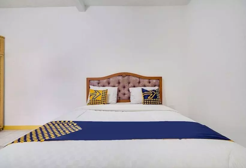 Hotelli Spot On 91546 Dewi Sudirman Homestay