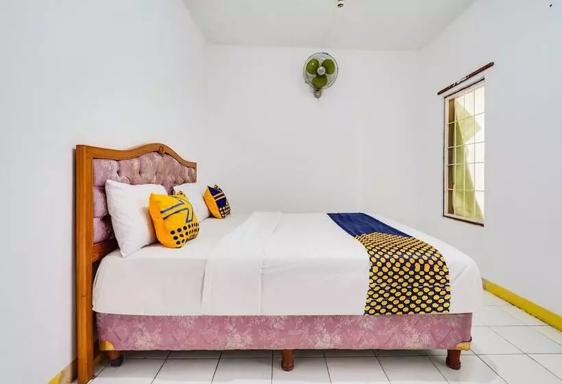 Hotelli Spot On 91546 Dewi Sudirman Homestay