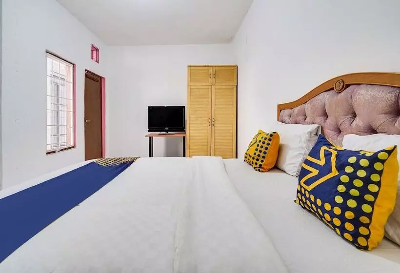 Hotelli Spot On 91546 Dewi Sudirman Homestay