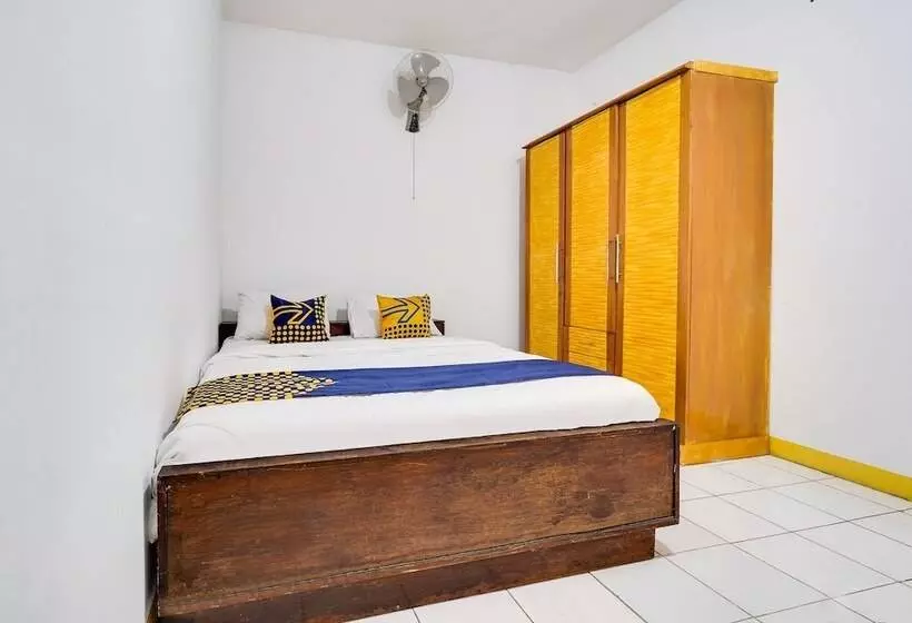 Hotelli Spot On 91546 Dewi Sudirman Homestay