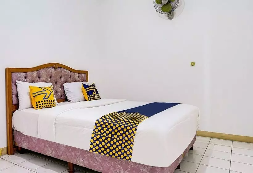 Hotelli Spot On 91546 Dewi Sudirman Homestay