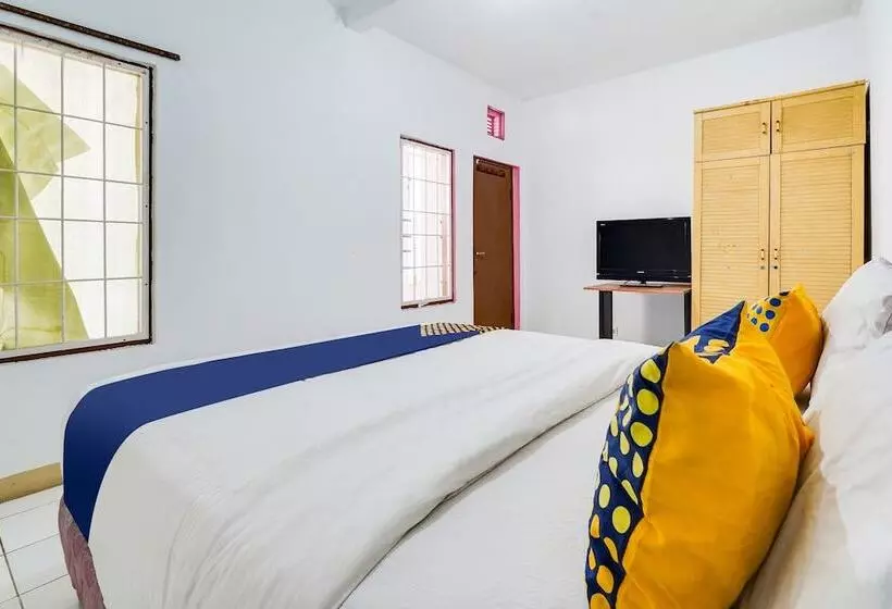 Hotelli Spot On 91546 Dewi Sudirman Homestay