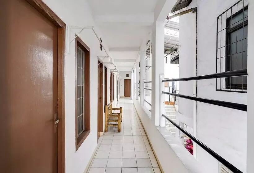 Hotelli Spot On 91546 Dewi Sudirman Homestay