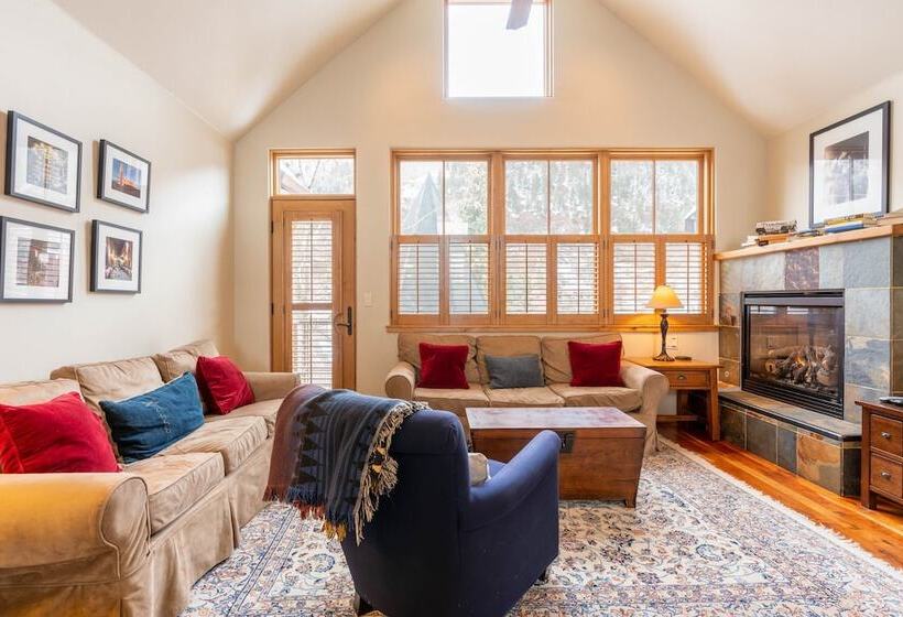 Owl Meadows 24 By Avantstay Walking Distance To Town & Slopes!