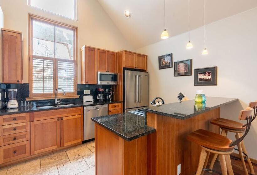 Owl Meadows 24 By Avantstay Walking Distance To Town & Slopes!