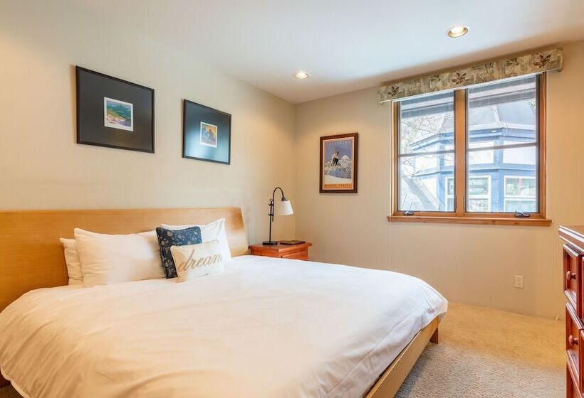 Owl Meadows 24 By Avantstay Walking Distance To Town & Slopes!