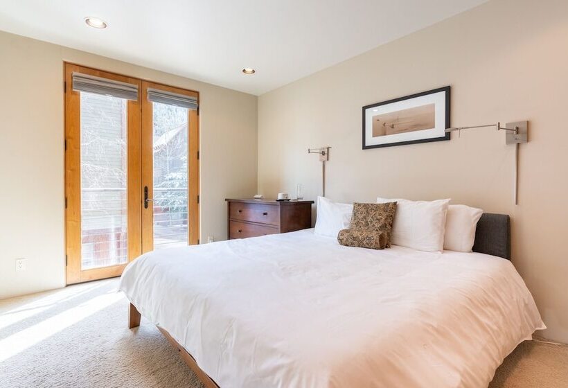 Owl Meadows 24 By Avantstay Walking Distance To Town & Slopes!