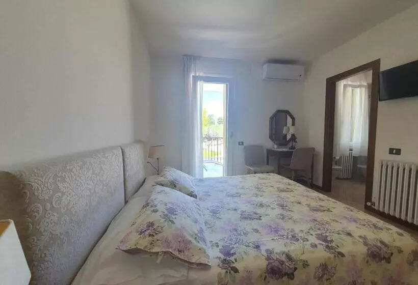 Hotelli Albergo Campagnola