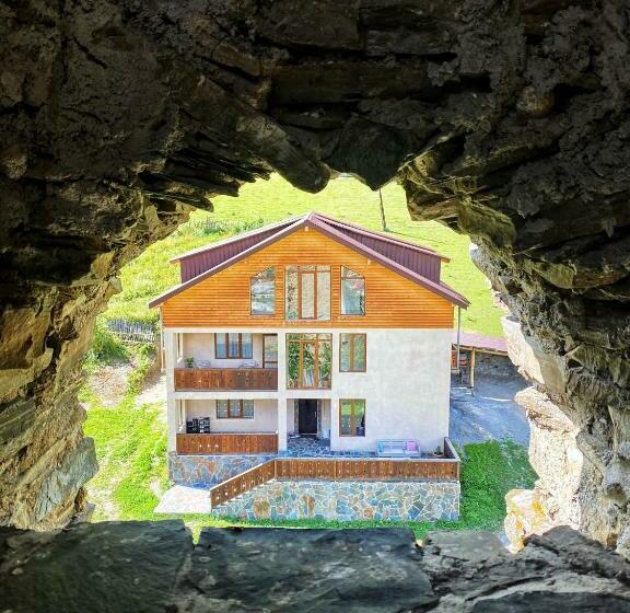 هتل Lanchvali Inn