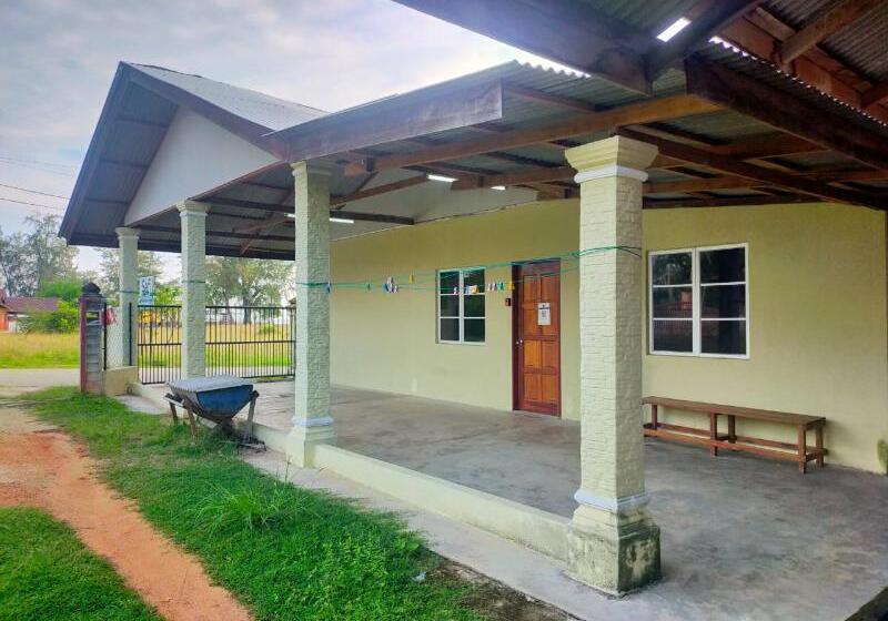 فندق Oyo Home 90577 Safi Homestay