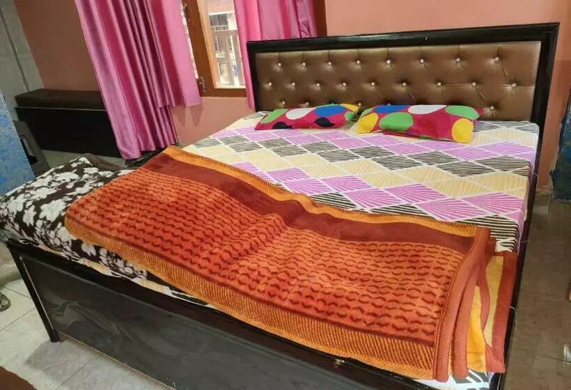 ホテル Spot On Navrang Sweets , Home Stay And Restaurant